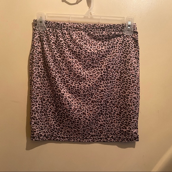Leopard print size large mini skirt black brown GUC - Picture 2 of 3